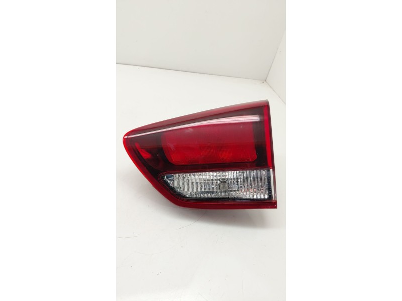 Recambio de piloto trasero derecho interior para kia carens iv 1.7 crdi referencia OEM IAM   