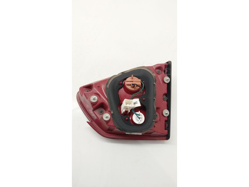 Recambio de piloto trasero izquierdo interior para kia carens iv 1.7 crdi referencia OEM IAM 92403A4  
							