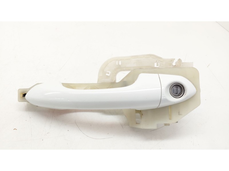 Recambio de maneta exterior delantera izquierda para kia carens iv 1.7 crdi referencia OEM IAM   