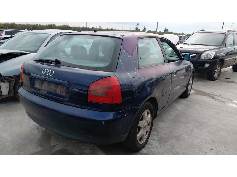 audi a3 (8l1) del año 1999
							