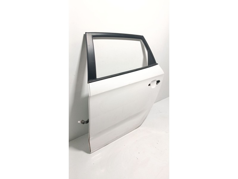 Recambio de puerta trasera izquierda para kia carens iv 1.7 crdi referencia OEM IAM   
							