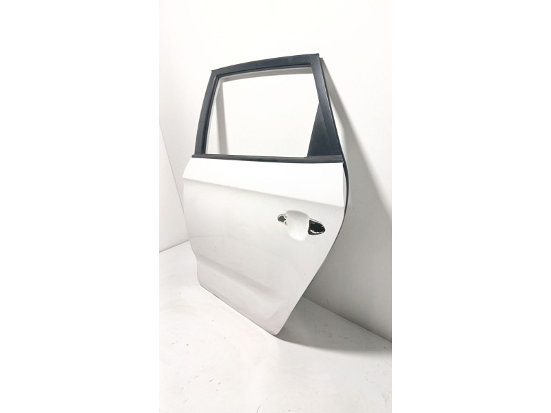 Recambio de puerta trasera izquierda para kia carens iv 1.7 crdi referencia OEM IAM   