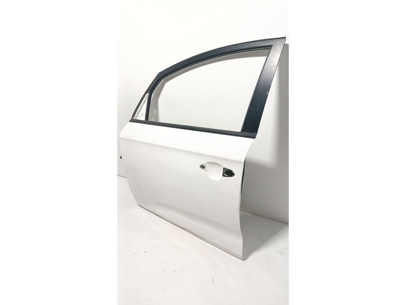 Recambio de puerta delantera izquierda para kia carens iv 1.7 crdi referencia OEM IAM   