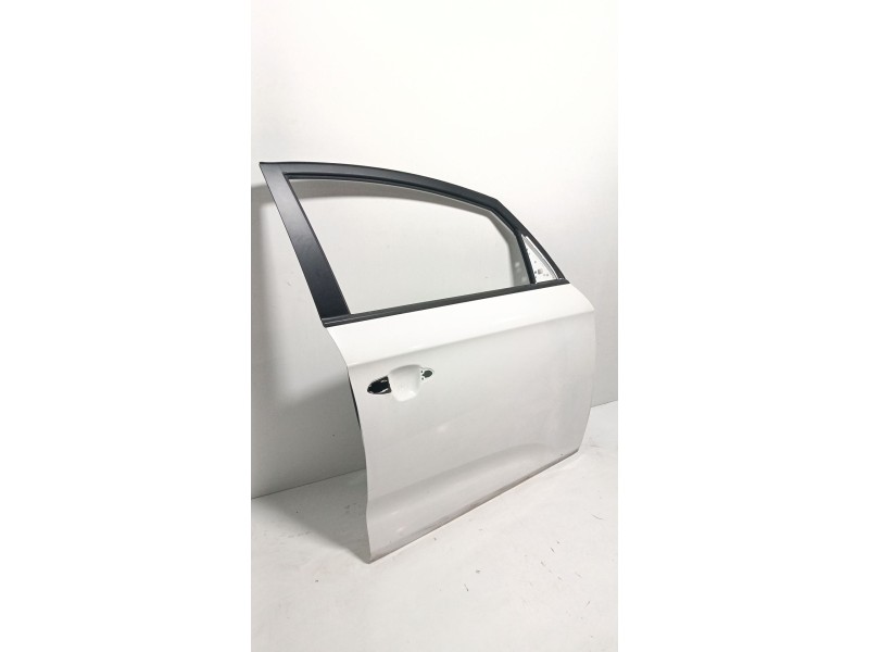 Recambio de puerta delantera derecha para kia carens iv 1.7 crdi referencia OEM IAM   
							