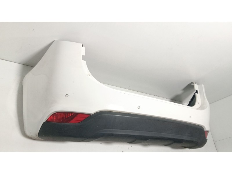 Recambio de paragolpes trasero para kia carens iv 1.7 crdi referencia OEM IAM   
							