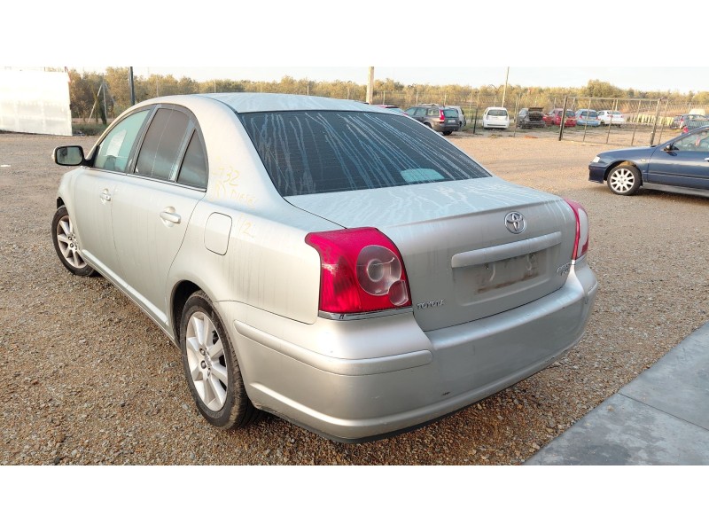 toyota avensis (_t25_) del año 2006