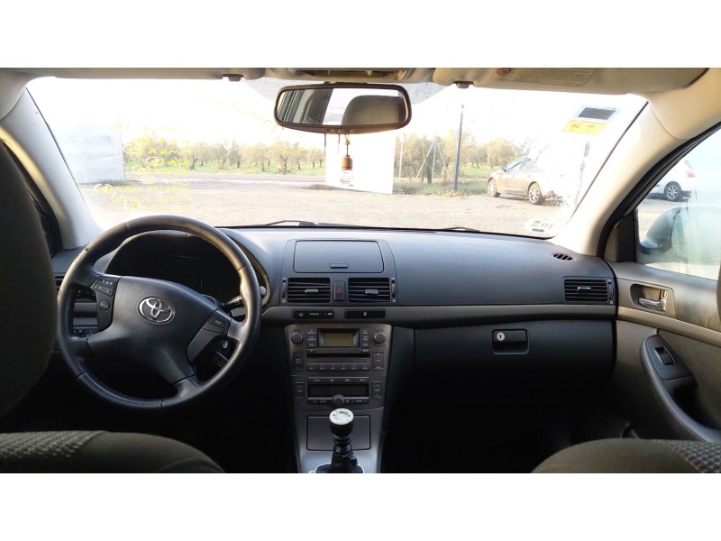 toyota avensis (_t25_) del año 2006
							