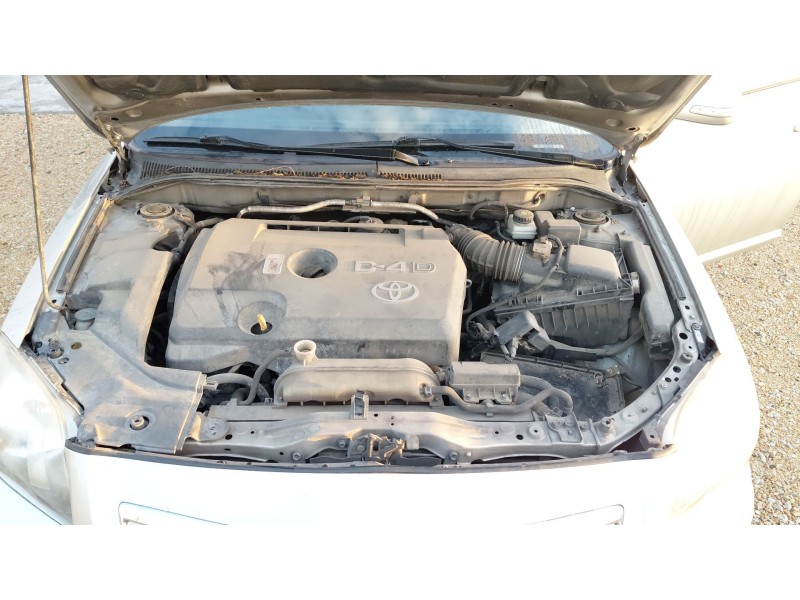 toyota avensis (_t25_) del año 2006