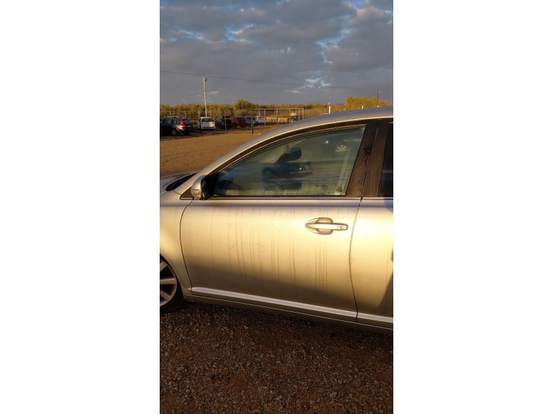 Recambio de puerta delantera izquierda para toyota avensis (_t25_) 2.0 d-4d (adt250_) referencia OEM IAM   