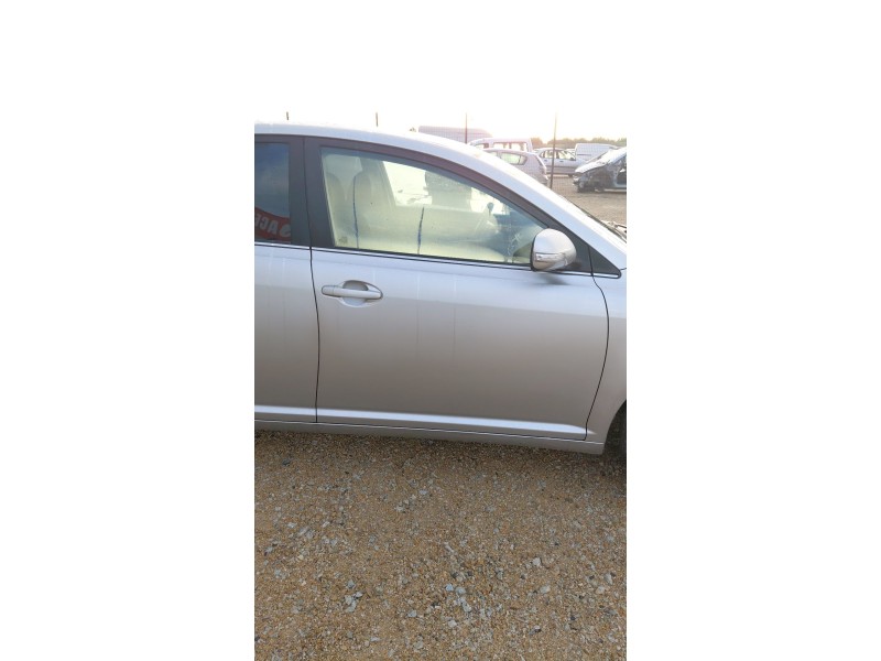 Recambio de puerta delantera derecha para toyota avensis (_t25_) 2.0 d-4d (adt250_) referencia OEM IAM   