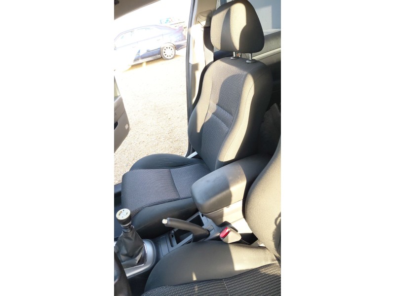 Recambio de asiento delantero derecho para toyota avensis (_t25_) 2.0 d-4d (adt250_) referencia OEM IAM   
							