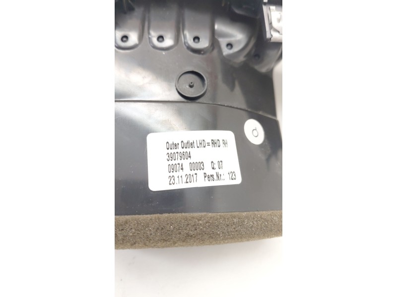 Recambio de rejilla aireadora para opel astra k (b16) 1.6 cdti (68) referencia OEM IAM 39079604  
							