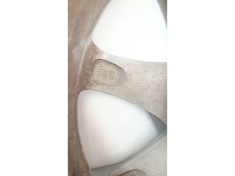 Recambio de llanta para peugeot 208 i (ca_, cc_) 1.2 vti 82 referencia OEM IAM 9673773577  