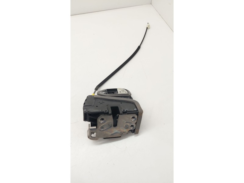 Recambio de cerradura puerta delantera derecha para opel astra k (b16) 1.6 cdti (68) referencia OEM IAM 13597530  
							