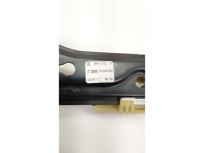 Recambio de elevalunas delantero izquierdo para opel astra k (b16) 1.6 cdti (68) referencia OEM IAM 39142315  