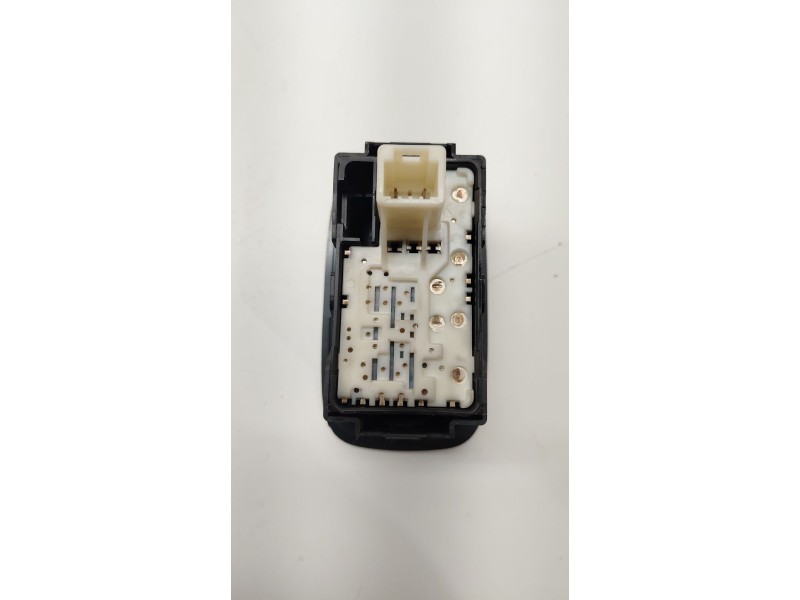 Recambio de mando elevalunas trasero izquierdo para toyota auris 2.0 d-4d 126 cv referencia OEM IAM   
							