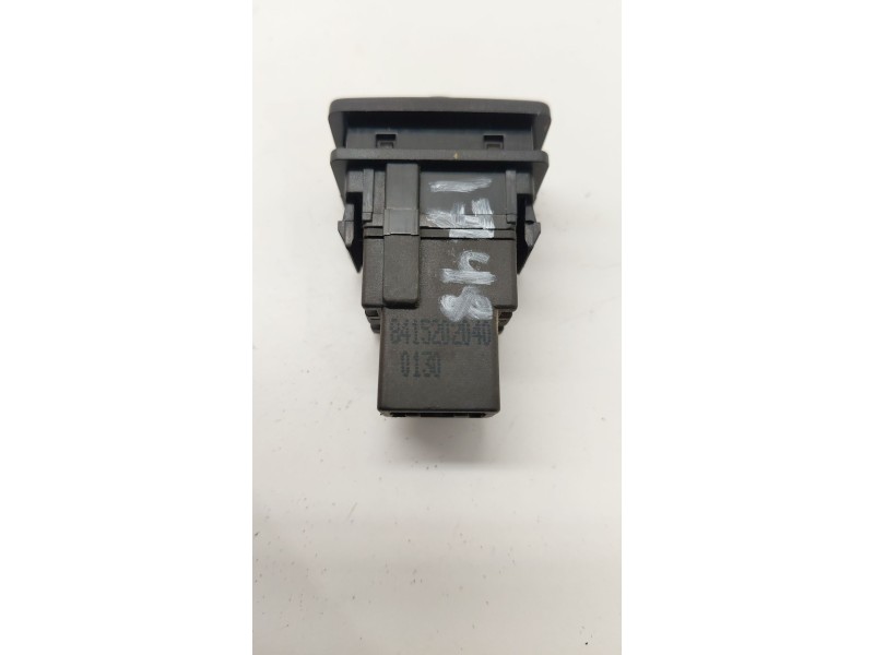 Recambio de mando luces para toyota auris 2.0 d-4d 126 cv referencia OEM IAM 8415202040  