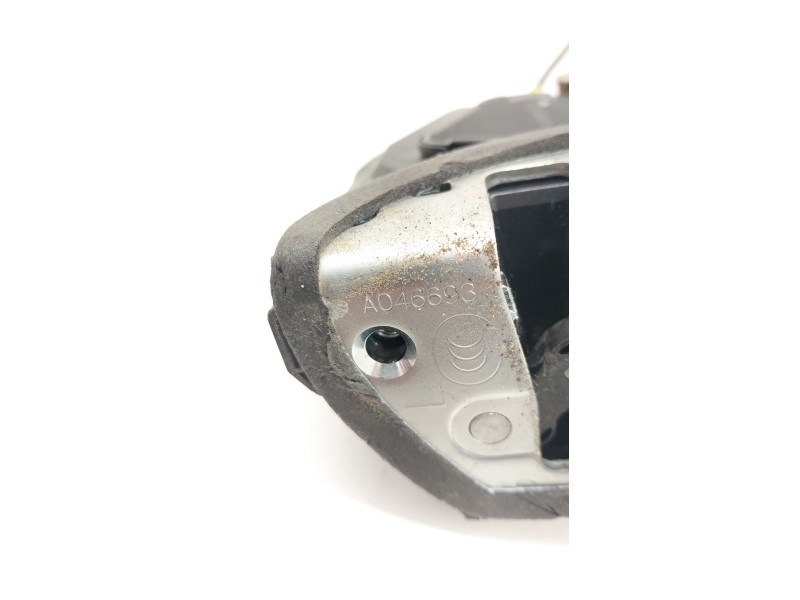 Recambio de cerradura puerta trasera izquierda para toyota auris 2.0 d-4d 126 cv referencia OEM IAM   
							