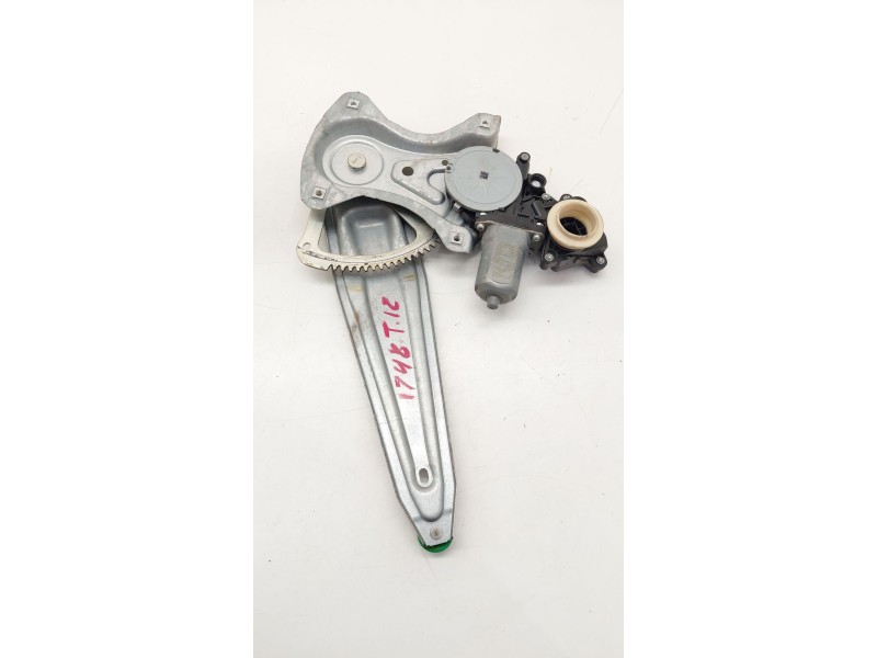 Recambio de elevalunas trasero izquierdo para toyota auris 2.0 d-4d 126 cv referencia OEM IAM 8570102010  