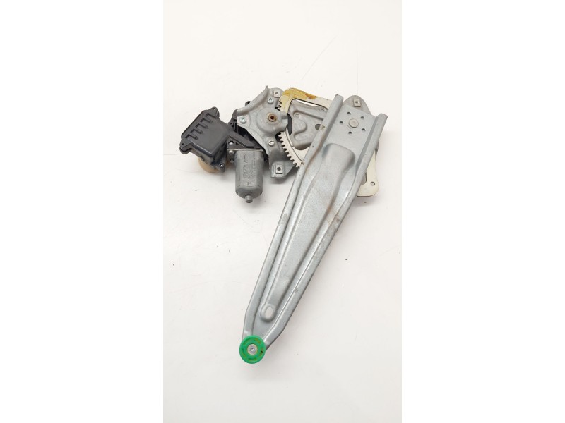 Recambio de elevalunas trasero izquierdo para toyota auris 2.0 d-4d 126 cv referencia OEM IAM 8570102010  