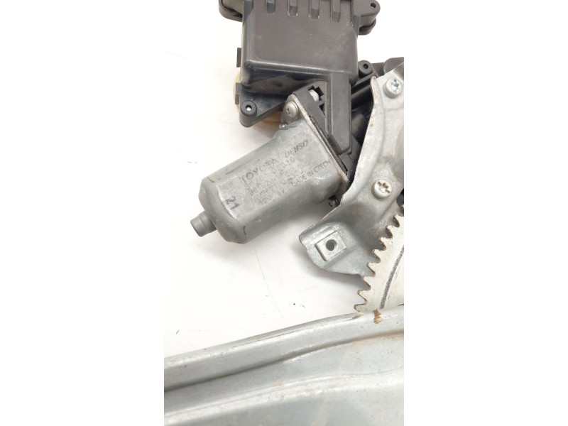 Recambio de elevalunas trasero izquierdo para toyota auris 2.0 d-4d 126 cv referencia OEM IAM 8570102010  
							