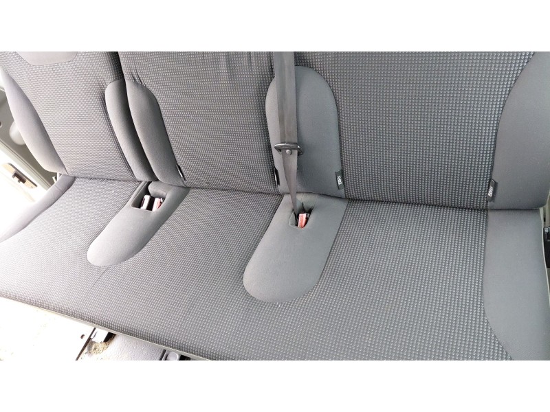 Recambio de asientos traseros para nissan primastar furgoneta (x83) 1.9 dci 100 referencia OEM IAM   