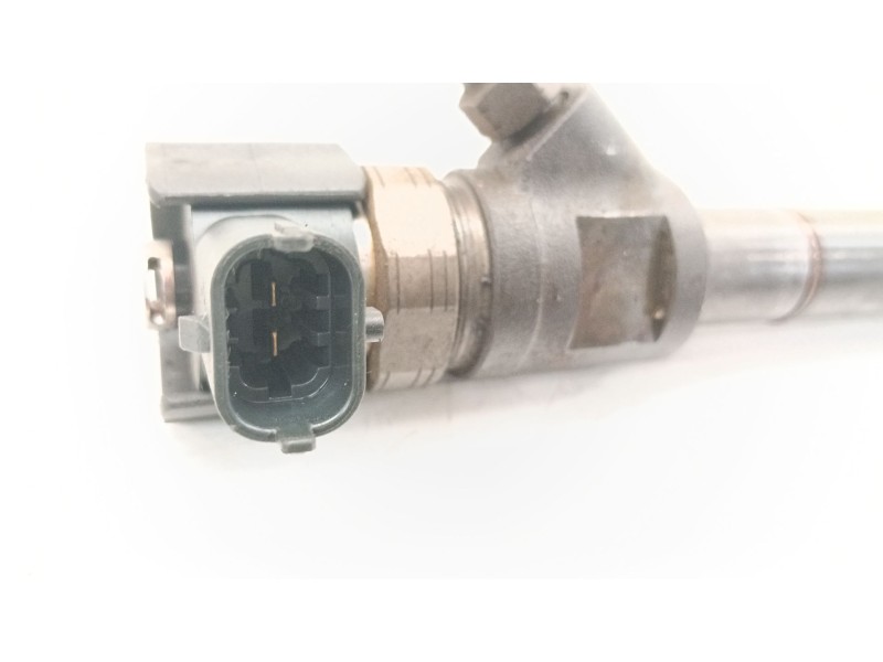 Recambio de inyector para kia sorento i (jc) 2.5 crdi referencia OEM IAM 338004A500  