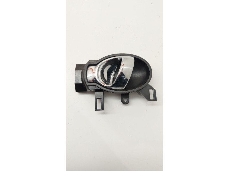 Recambio de maneta interior delantera izquierda para nissan juke (f15) 1.2 dig-t referencia OEM IAM   