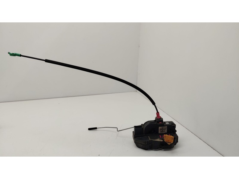 Recambio de cerradura puerta trasera derecha para opel zafira tourer 1.6 cdti dpf ecoflex s&s 136 cv referencia OEM IAM 13579566
							