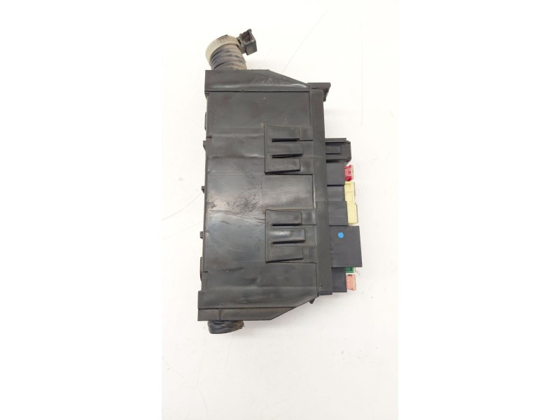 Recambio de caja reles / fusibles para nissan juke (f15) 1.2 dig-t referencia OEM IAM 7154722330  