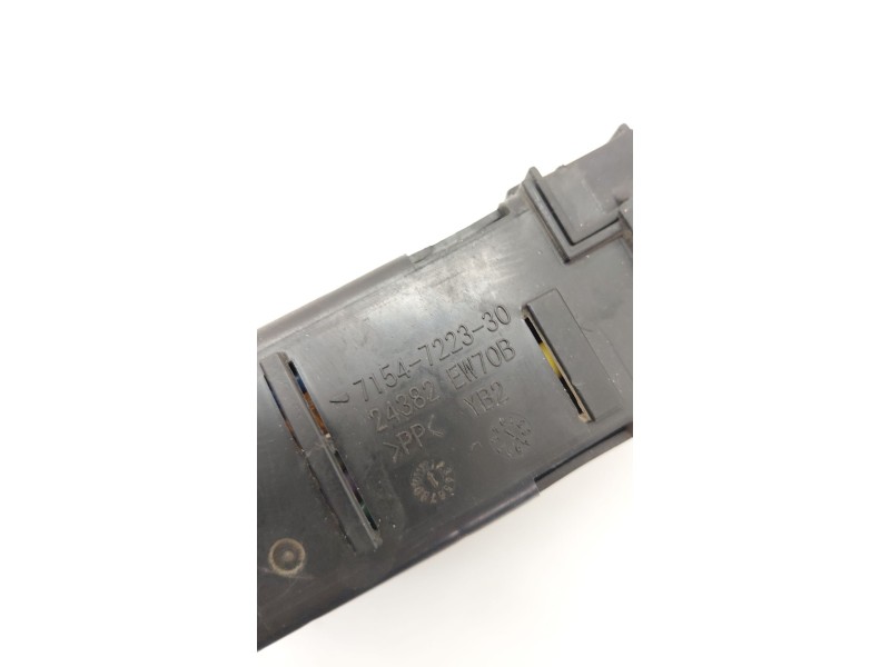 Recambio de caja reles / fusibles para nissan juke (f15) 1.2 dig-t referencia OEM IAM 7154722330  