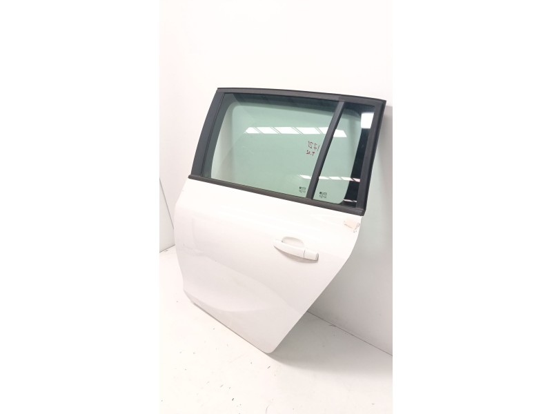 Recambio de puerta trasera izquierda para opel zafira tourer 1.6 cdti dpf ecoflex s&s 136 cv referencia OEM IAM   