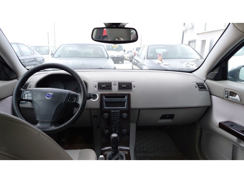 volvo v50 (545) del año 2011