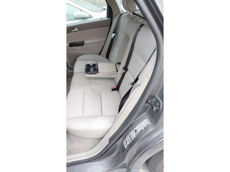 Recambio de asientos traseros para volvo v50 (545) 1.8 referencia OEM IAM   