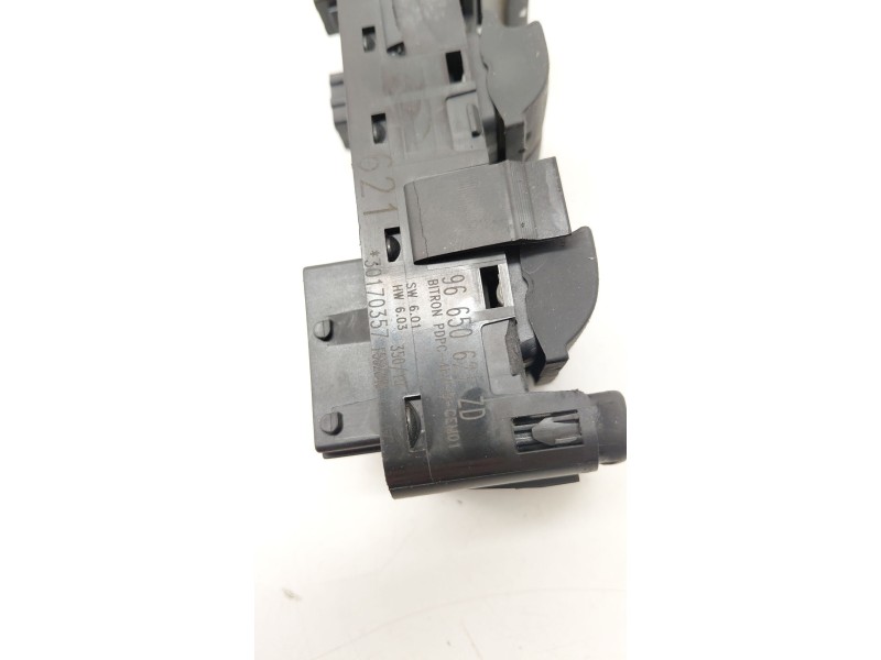 Recambio de mando elevalunas delantero izquierdo para peugeot 3008 i monospace (0u_) 1.6 hdi referencia OEM IAM 96650621ZD  