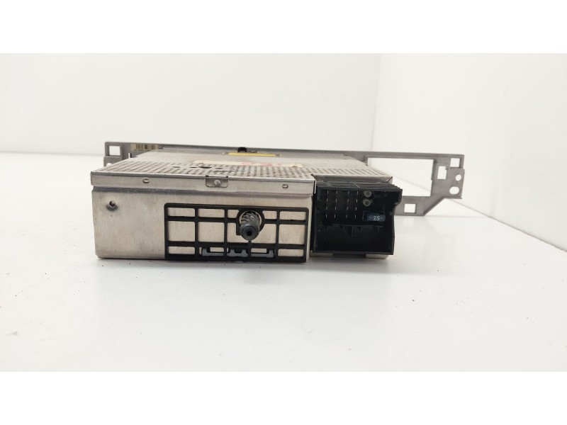 Recambio de sistema audio / radio cd para bmw serie 7 (e65/e66) 730d referencia OEM IAM 65126937735  
							