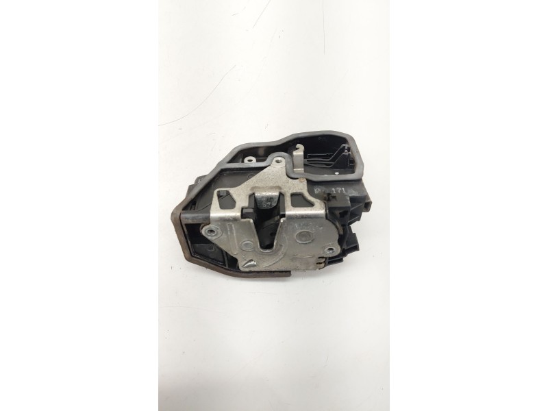 Recambio de cerradura puerta trasera izquierda para bmw serie 7 (e65/e66) 730d referencia OEM IAM 7036171  