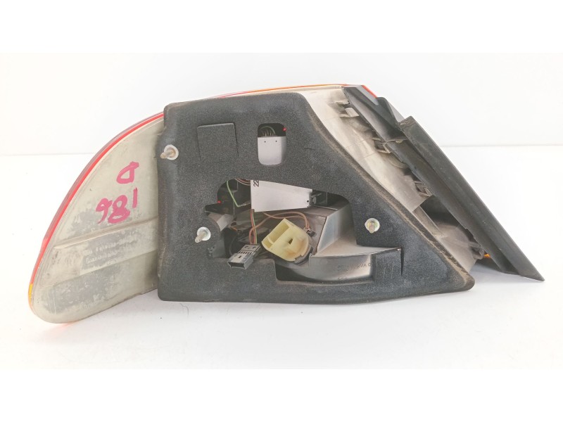 Recambio de piloto trasero derecho para bmw serie 7 (e65/e66) 730d referencia OEM IAM   
							