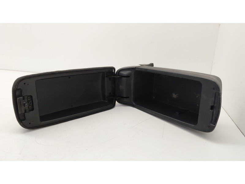 Recambio de apoyabrazos central para toyota avensis sedán (_t25_) 1.8 (zzt251_) referencia OEM IAM   