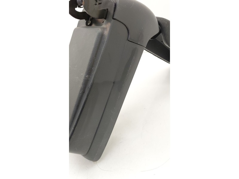 Recambio de apoyabrazos central para toyota avensis sedán (_t25_) 1.8 (zzt251_) referencia OEM IAM   