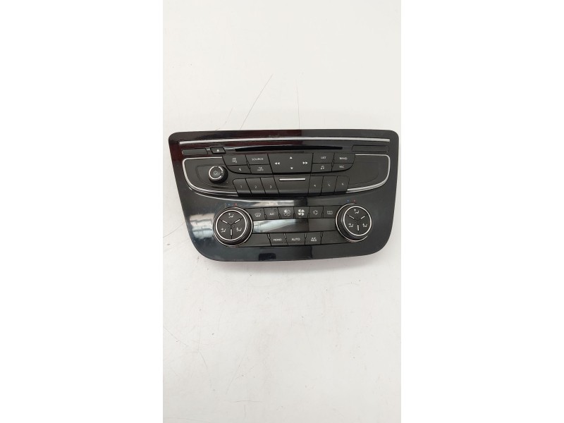 Recambio de sistema audio / radio cd para peugeot 508 i (8d_) 1.6 hdi referencia OEM IAM E1060946M01  