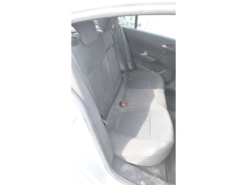 Recambio de asientos traseros para opel insignia a (g09) 2.0 cdti (68) referencia OEM IAM   
							