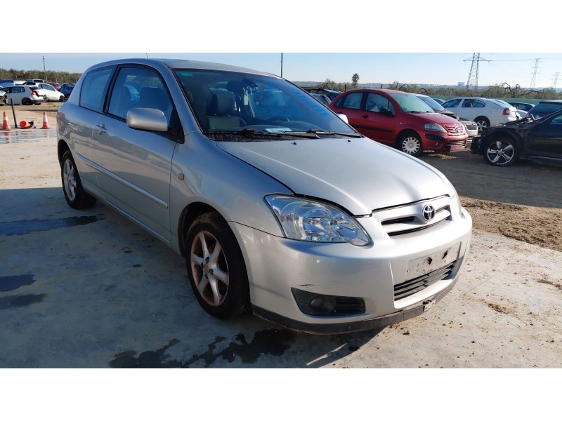 toyota corolla (_e12_) del año 2003
							