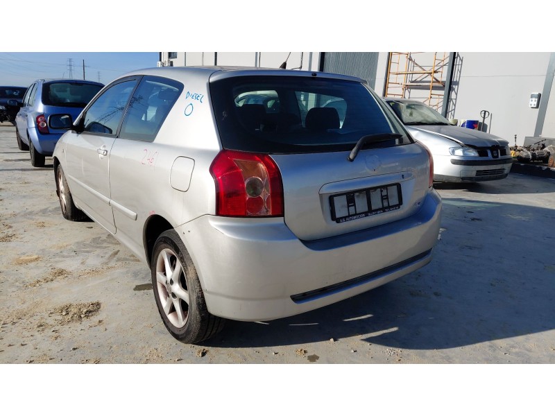 toyota corolla (_e12_) del año 2003
							