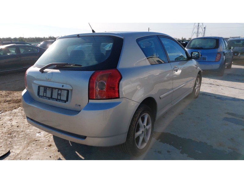 toyota corolla (_e12_) del año 2003
							