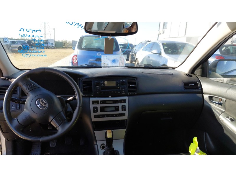 toyota corolla (_e12_) del año 2003