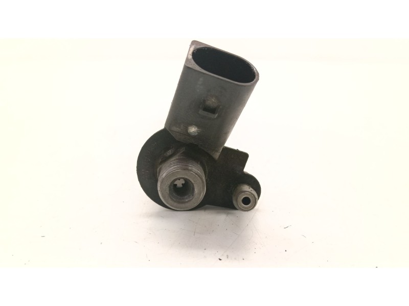 Recambio de inyector para bmw serie 3 berlina (e90) 320d 177 cv referencia OEM IAM 0986435  