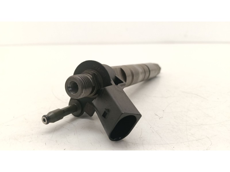 Recambio de inyector para bmw serie 3 berlina (e90) 320d 177 cv referencia OEM IAM 0986435  
							