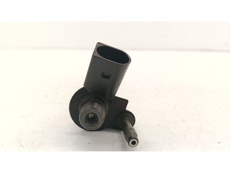 Recambio de inyector para bmw serie 3 berlina (e90) 320d 177 cv referencia OEM IAM 0986435  
							