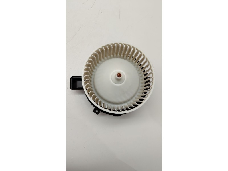 Recambio de motor calefaccion para opel astra k (b16) 1.6 cdti (68) referencia OEM IAM 0130309503  
							